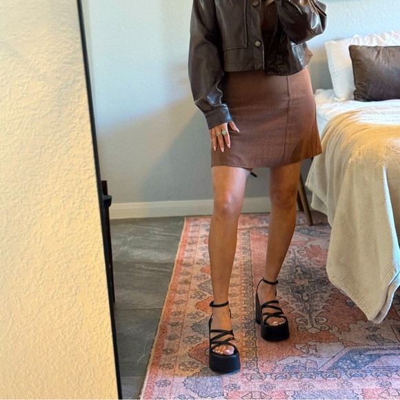 Strappy Black Platform Sandal Size 6 - Picture 12 of 13